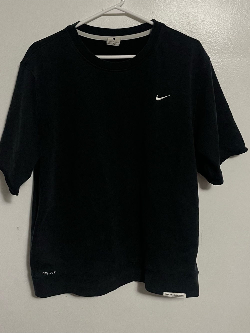 Nike Dri-Fit Standard Issue Cutoff Crew T-Shirt